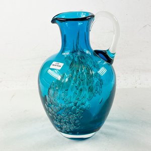 Lote anterior: Jarra de Cristal Azul con Asa Hialina y Burbujas Decorativas