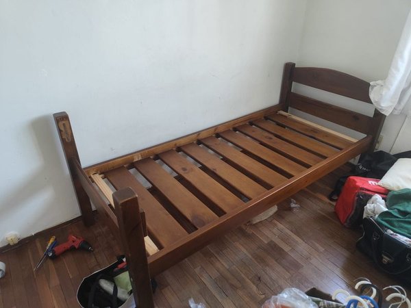 Cama de 1 plaza en madera desarmable de cedro - imagen 1