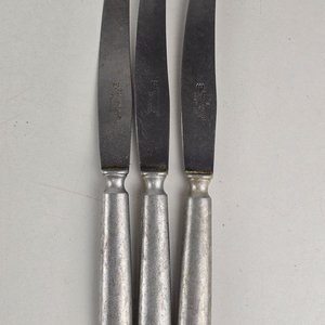 Lote Variado de Utensilios de Cocina y Herramientas: Cuchillos, Tijeras, Abrelatas y Más - imagen 2