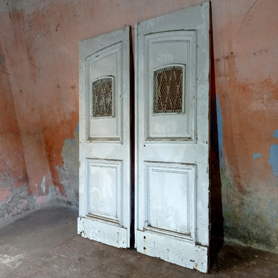Puertas exteriores de tablero en cedro deterioradas - imagen 3
