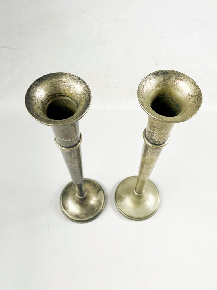 Par de floreros en metal cónicos - imagen 2