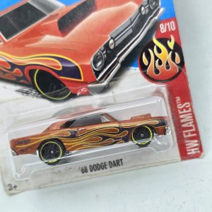 Hot Wheels Dodge Dart '68 Naranja con Llama - imagen 2
