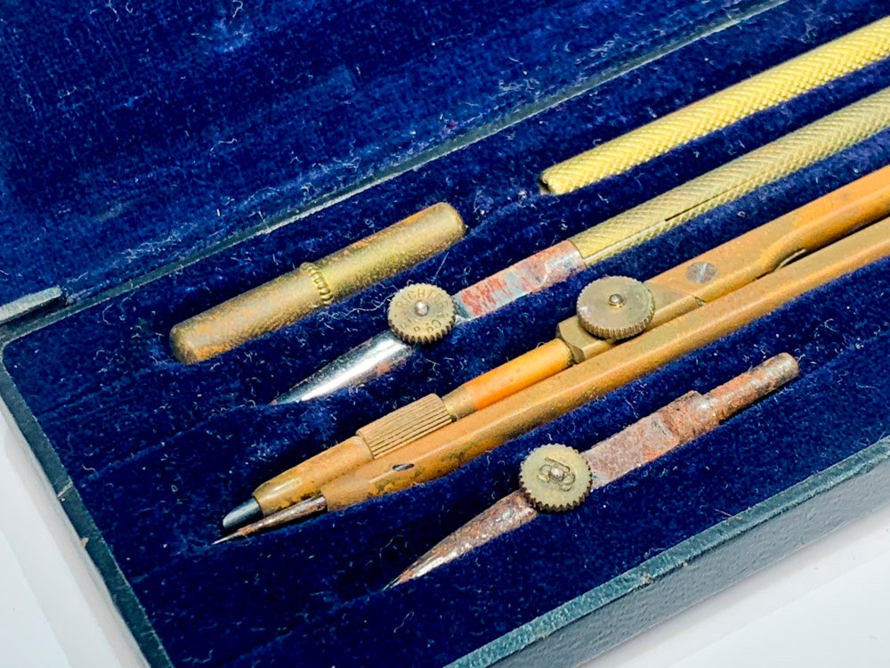 Estuche de campas Schola en buen estado - imagen 3