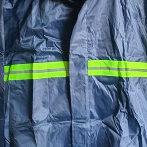 Campera Impermeable Azul con Reflectores y Capucha Talle XL - imagen 1