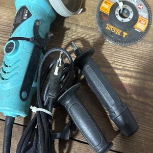 Lote anterior: Amoladora Angular Eléctrica con Disco