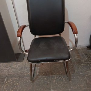 Lote anterior: Silla de Escritorio Negra con Apoyabrazos