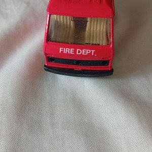 Camioneta de Bomberos de Juguete Roja "Fire Dept." - imagen 4