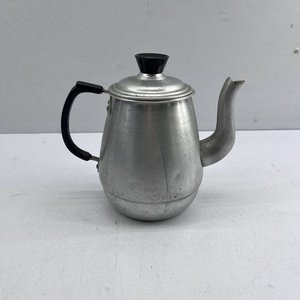 Cafetera Antigua de Aluminio con Tapa Negra - imagen 4