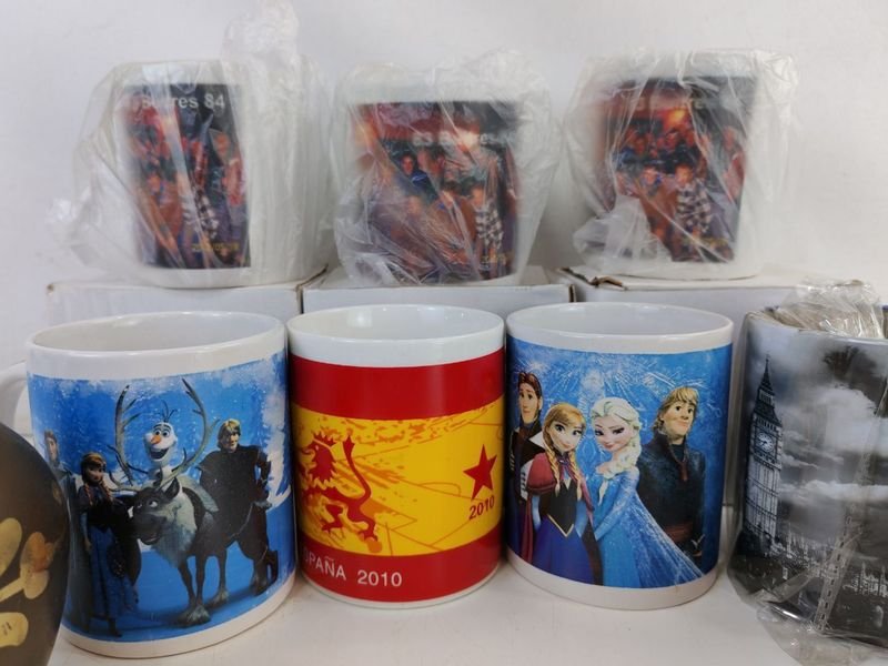 Colección de Tazas, Porta Lapices y Adornos - imagen 5