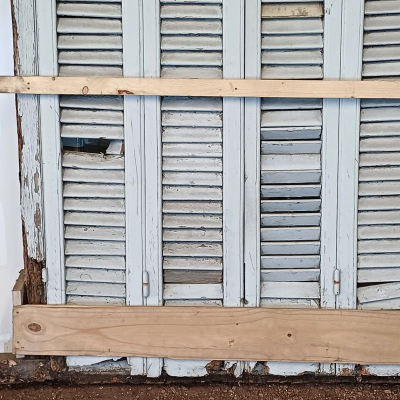 Ventana con 2 hojas batientes y celosías en cedro - imagen 6
