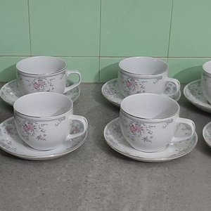 Conjunto de Vajilla: Mantequera, 6 Tazas de Té con Plato y Tetera Pintada - imagen 2