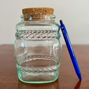 Organizador de Madera, Portalápices con Tucán, Frasco de Vidrio y Bowl con Bolas Decorativas - imagen 4