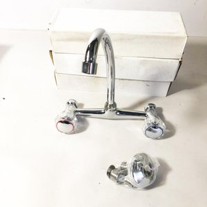 Lote anterior: Lote de Cuatro Monocomandos Cromados con Perillas Transparentes
