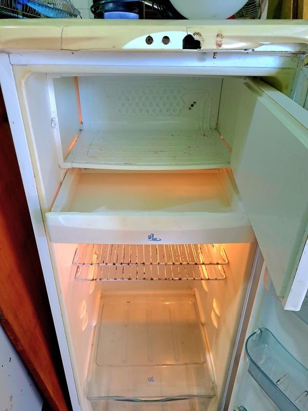 Heladera Electrolux Funcionando con Detalles Estéticos - imagen 4