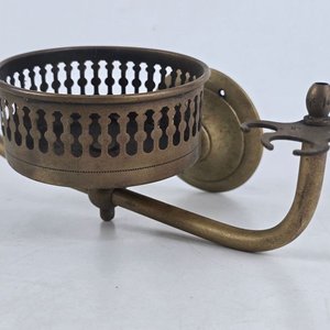 Lote siguiente: Antiguo Soporte de Bronce para Baño con Detalle de Mano
