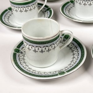 Juego de 8 Pocillos de Café de Loza China con Platillos - imagen 3
