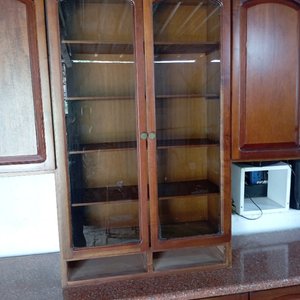 Amoblamiento de Cocina en Cedro: Bajo Mesada con Granito y Placard Colgante - imagen 6