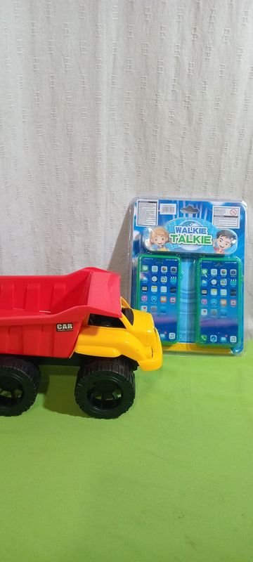 Lote siguiente: Juguetes para niños: Camion volador y juego de walkie talkie