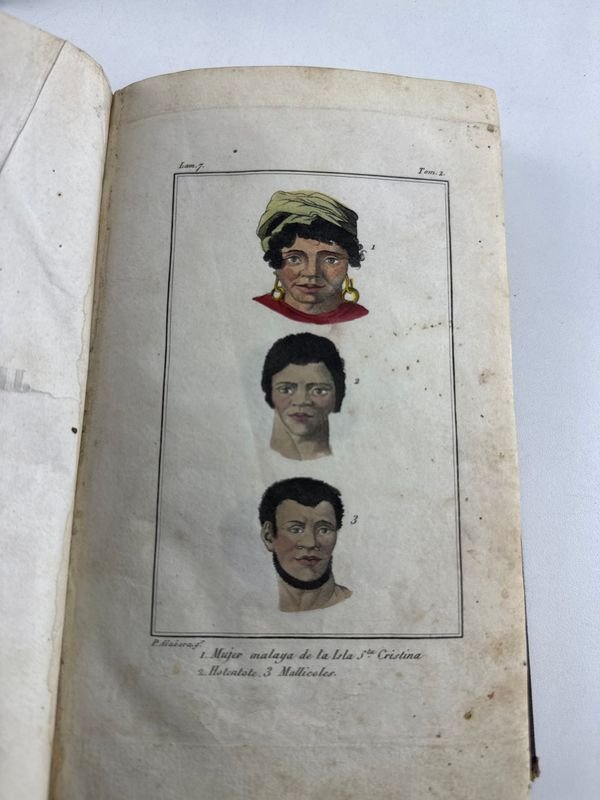 Libro antiguo con ilustraciones artísticas - imagen 4