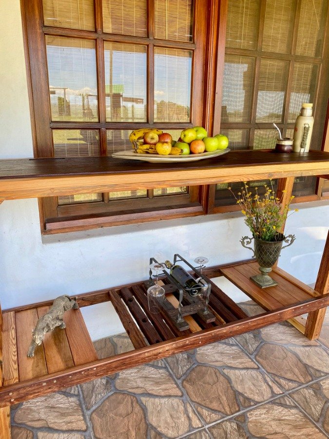 Lote siguiente: Mesa de estilo barra antigua