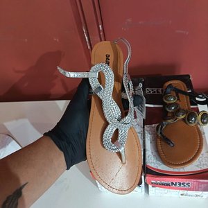 8080 2-  lote de calzado nuevo, alguno puede tener detalle, ver talle y detalles en fotos - imagen 6