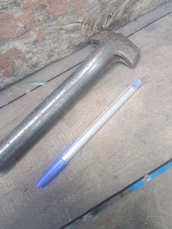 Herramienta de Hierro para Trabajar Cuero