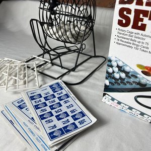 Juego de Bingo Completo con Bolillero Metálico y Tarjetas - imagen 4