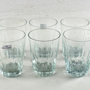 Lote anterior: Seis Vasos Hialinos con Base Prensada