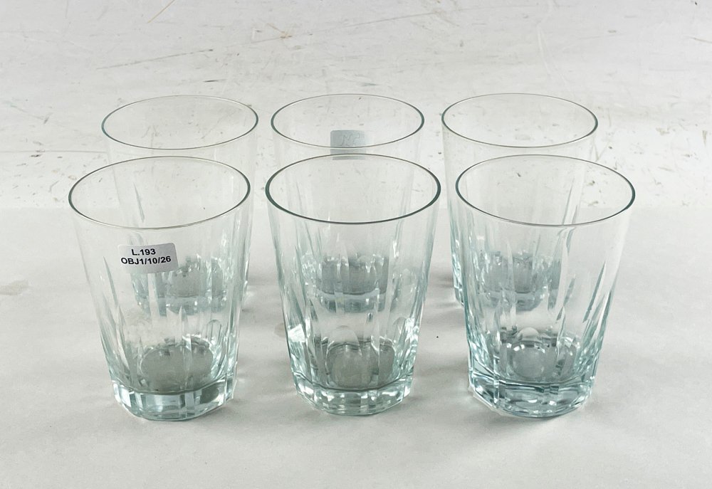 Seis Vasos Hialinos con Base Prensada