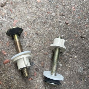 Lote de Tornillos para Cisterna de Baño - Metal y Plástico - imagen 6