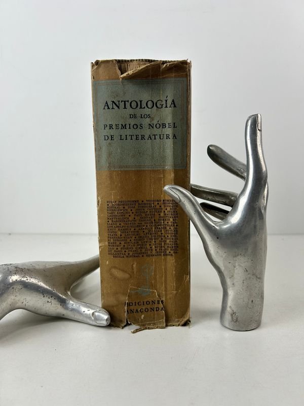 Lote siguiente: Antología de los Premios Nobel de Literatura - Ediciones Anconda