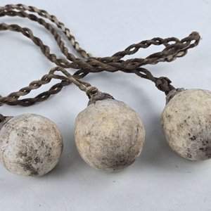 Antiguas Boleadoras Criollas con Tres Bolas - imagen 3