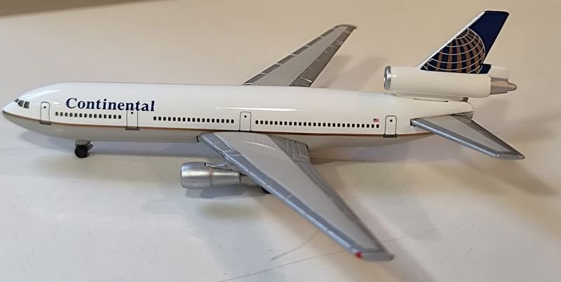 Maqueta Avión DC-10 Continental Airlines Escala 1/500 Herpa