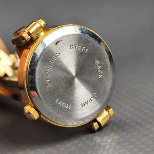 Lote de 3 Relojes de Dama: Vivani Nacarado, Casio Dorado y Casio Cuero - imagen 4
