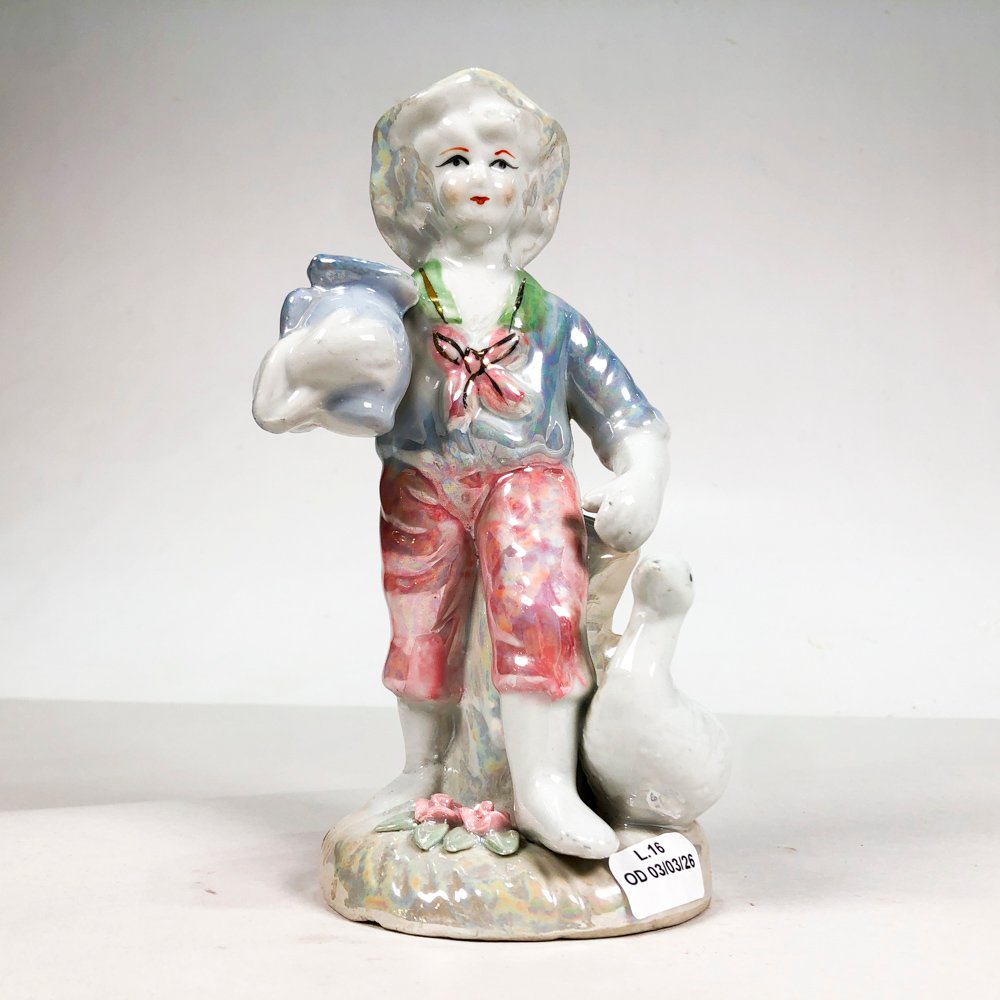 Figura en porcelana de dama brillante con pato - imagen 2