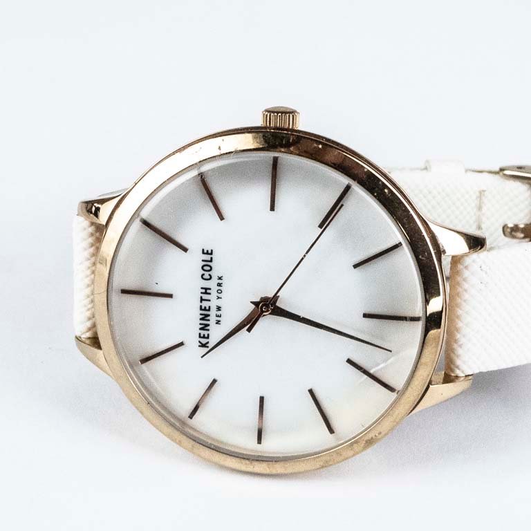 Lote siguiente: Reloj Kenneth Cole de alta calidad