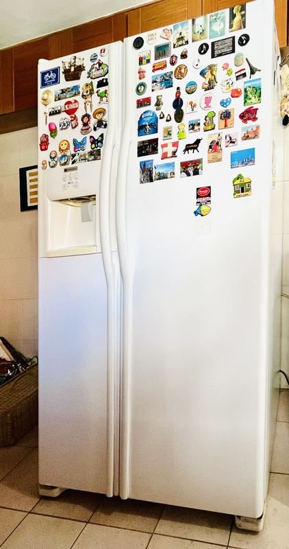 Lote siguiente: Gran heladera marca White Westinghouse con freezer 2 puertas