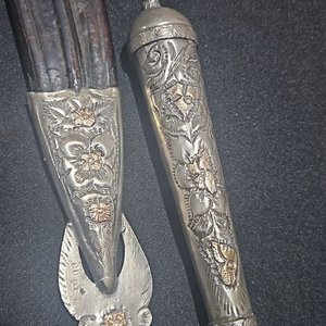 Cuchillo de Caza Antiguo con Detalles en Plata y Oro - imagen 5