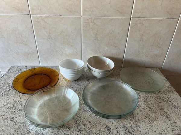 Conjunto de platos y tazones cerámicos - imagen 1