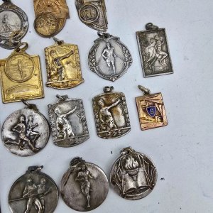 Conjunto de Medallas Deportivas Variadas - imagen 4