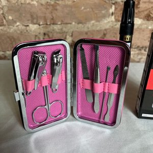 Neceser de Viaje con Set de Manicuría y Marcador Permanente - imagen 4