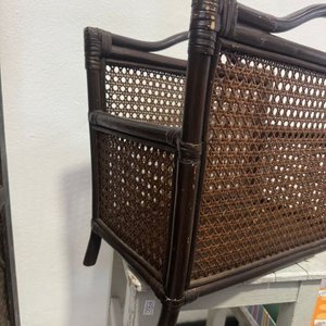 Revistero de caña tejido oscuro - imagen 2