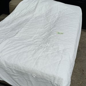 Protectores Cubre Colchón Capitoneados Blancos 1.30m x 1.95m con Elásticos - imagen 5