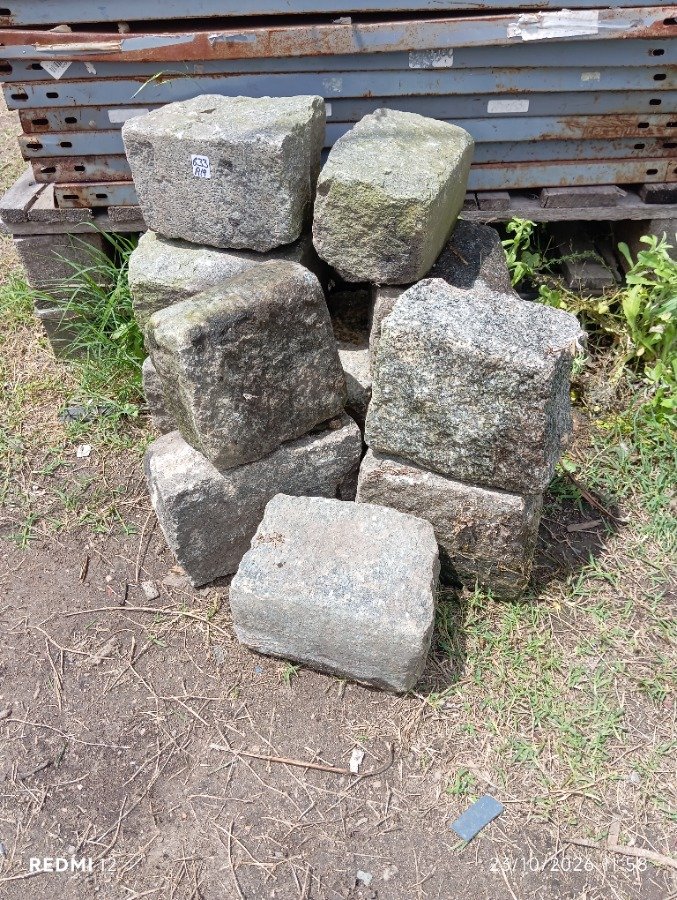 20 Adoquines de Granito Rústico para Construcción o Decoración