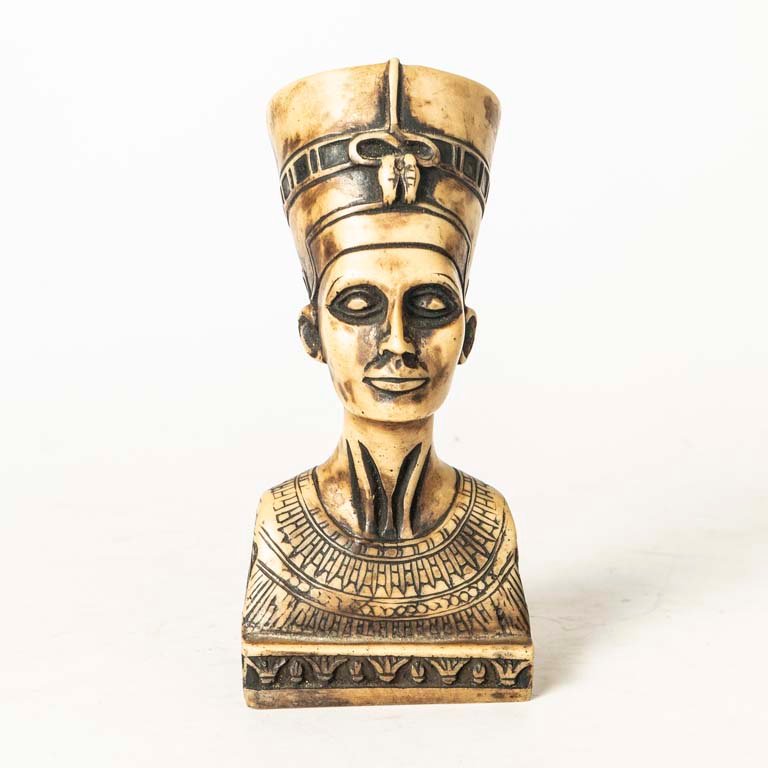 Busto Egipcio de Pasta Estilizado