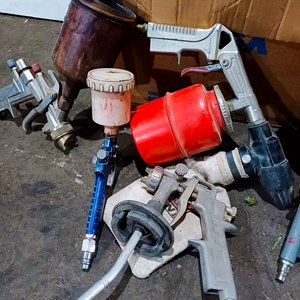 Lote de 6 Pistolas para Pintar y Accesorios - imagen 2