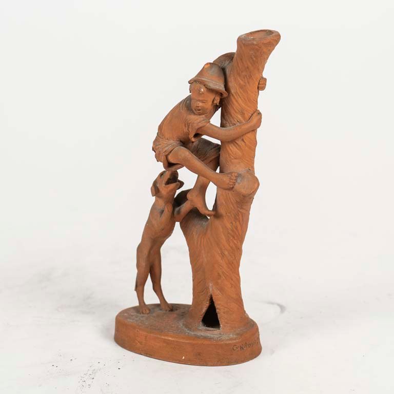 Grupo de Terracota Italiana: Niño y Perro Trepando Árbol, Sellado Catania