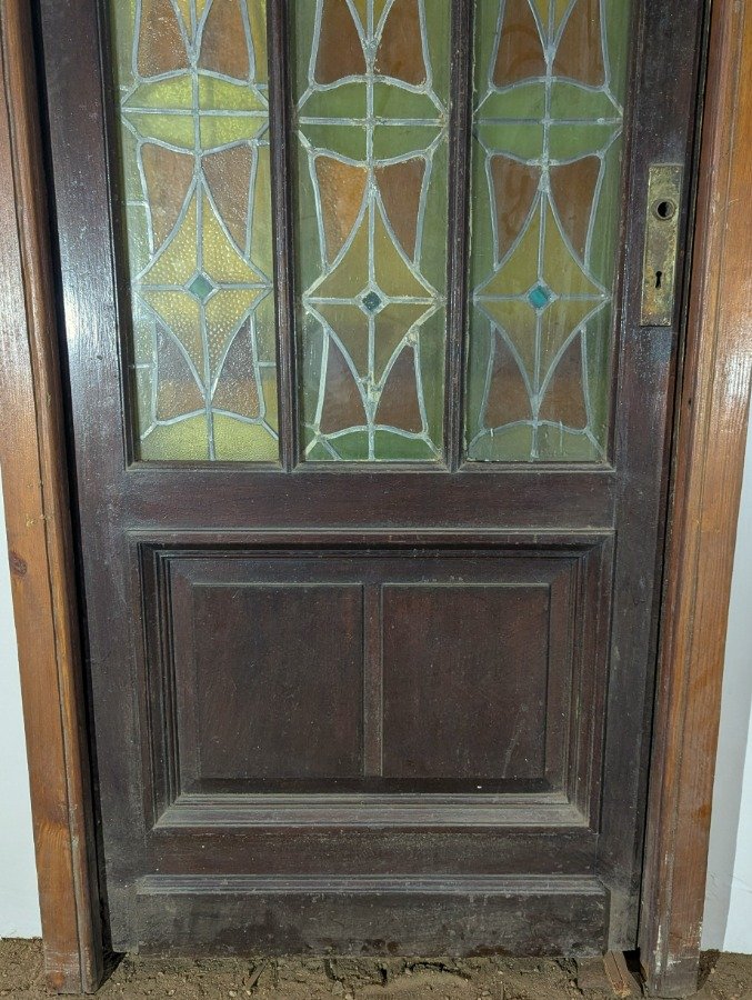 Puerta antigua con vitraux coloridos y marco de pinotea - imagen 6