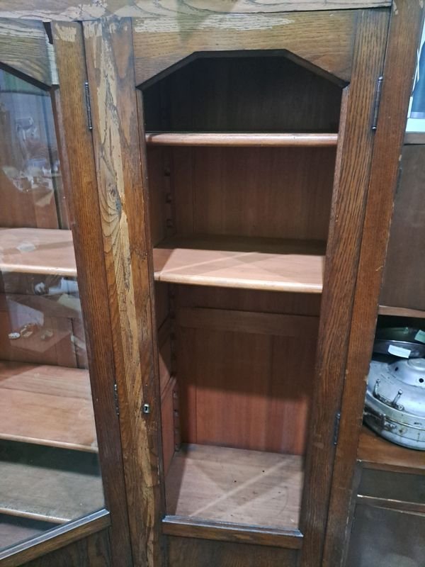 Antiguo Cristalero de Madera Macisa en Excelente Condición - imagen 4