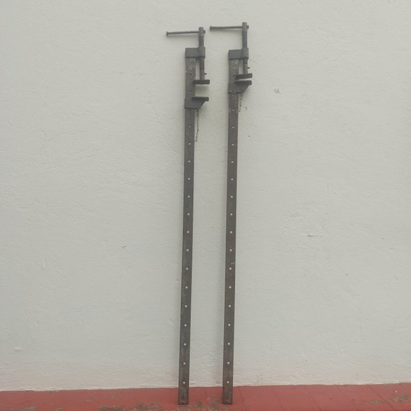 Dos sargentos de carpintero antiguos para venta
